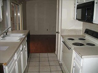 4th image of 1025 Twilight Dr