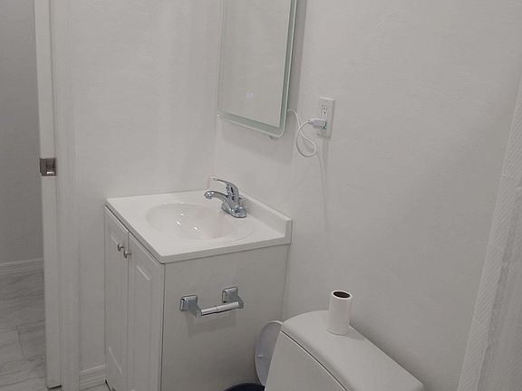 4th image of 38 Royal Cove Dr