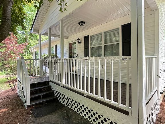 3rd image of 268 Jennifer Ct
