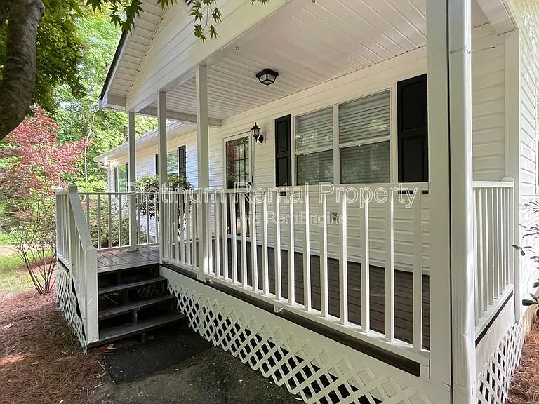 268 Jennifer Ct — Photo 3