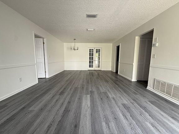 5th image of 5064 Springwood Rd