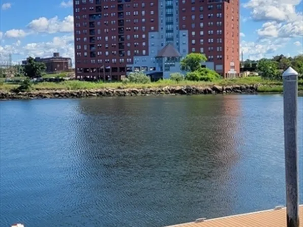 750 Davol St Unit 1012, Fall River, MA 02720