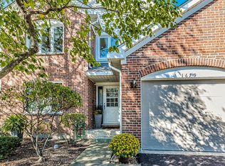 1679 Courtland Dr, Arlington Heights, IL 60004