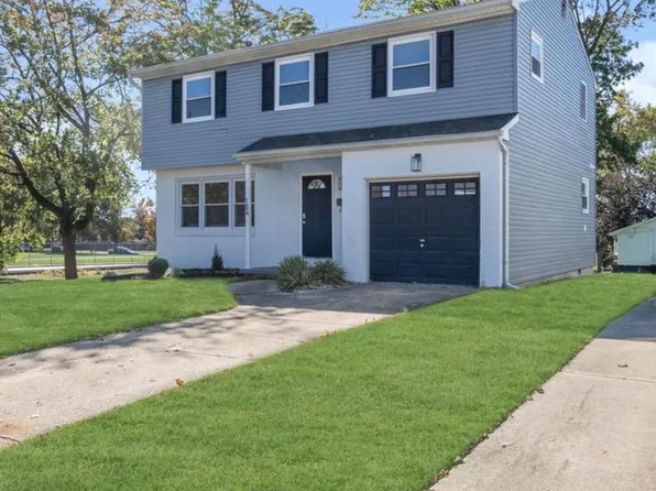 104 E Laurelton Ave, Maple Shade, NJ 08052