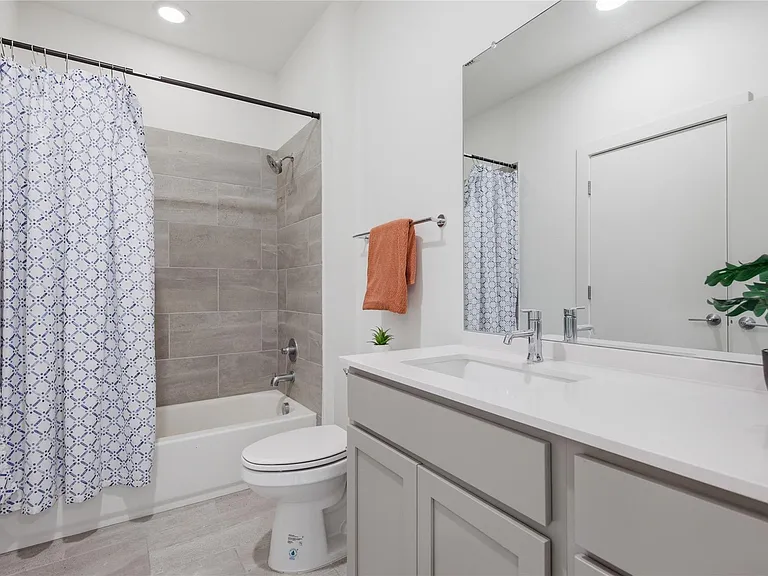814 N Bluff Dr #74 — Photo 16