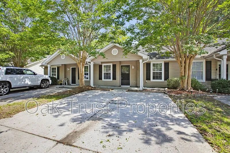3 bed, 2.0 bath, 1268 sqft, $1,950 — Photo 2