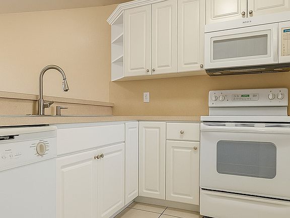 3rd image of 4120 Skyline Blvd APT 4
