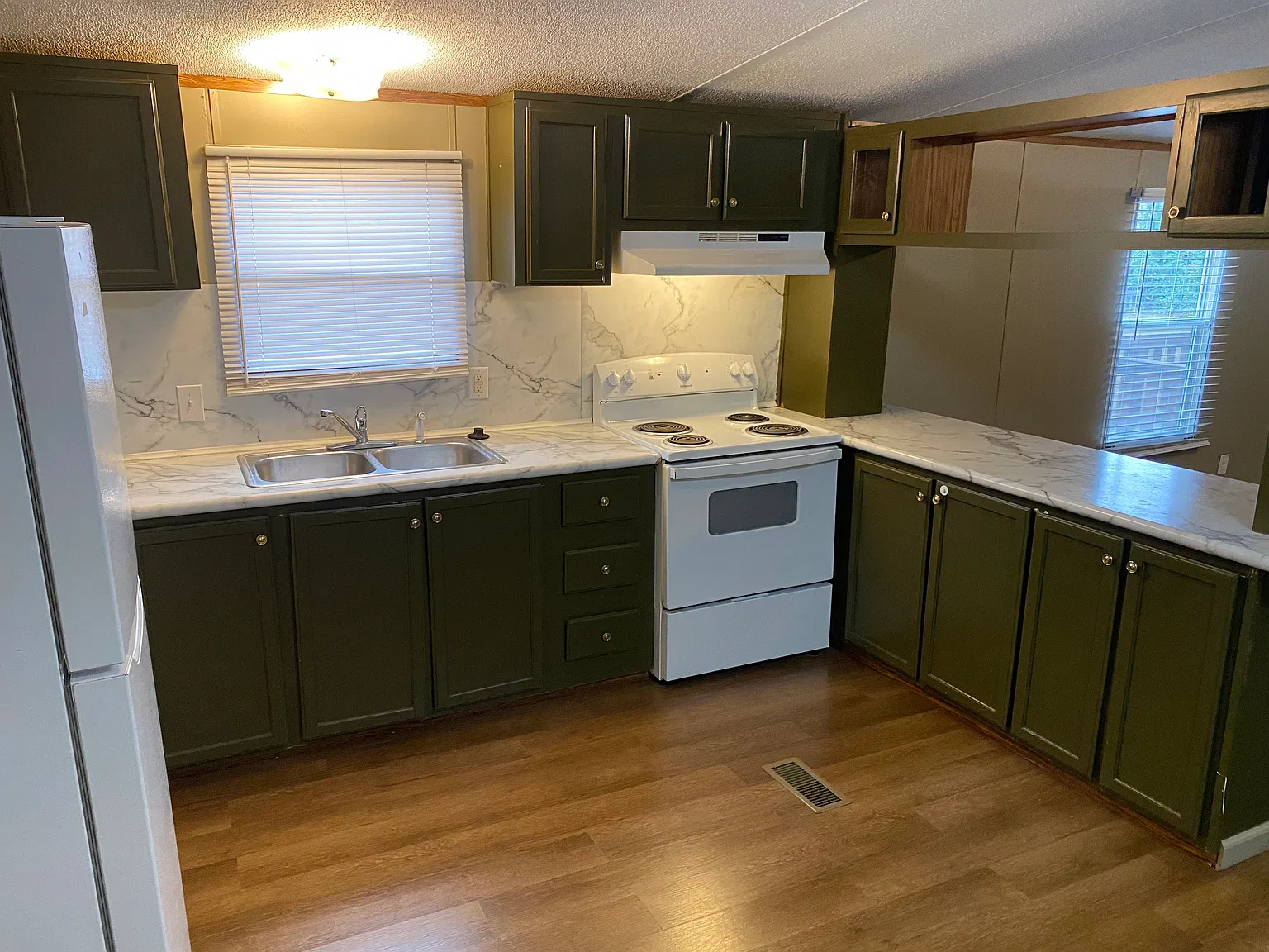 12671 Clearwater Dr — Photo 4