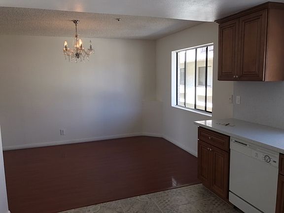 5th image of 301 N Baltimore Ave APT B