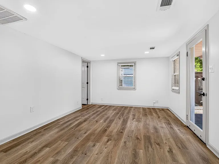 4928 Durant Ave — Photo 8