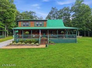 246 Cross Dr, Monterey, TN 38574