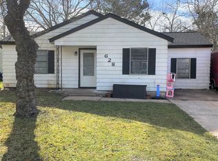 628 Lorraine St, Angleton, TX 77515