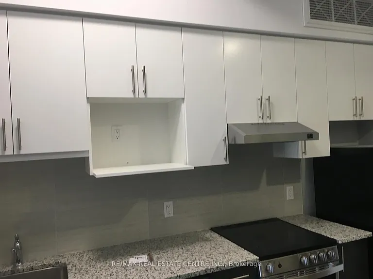 77 Leland St #208 — Photo 7