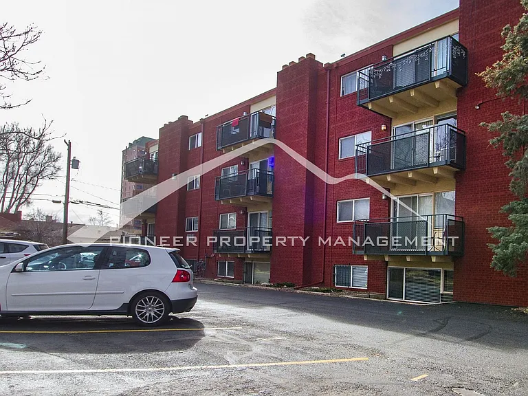 200 N Pearl St #302 — Photo 9