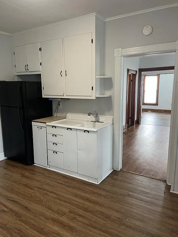 328 Locust Ave — Photo 4