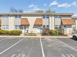 835 Lilybud Ct, Ballwin, MO 63011