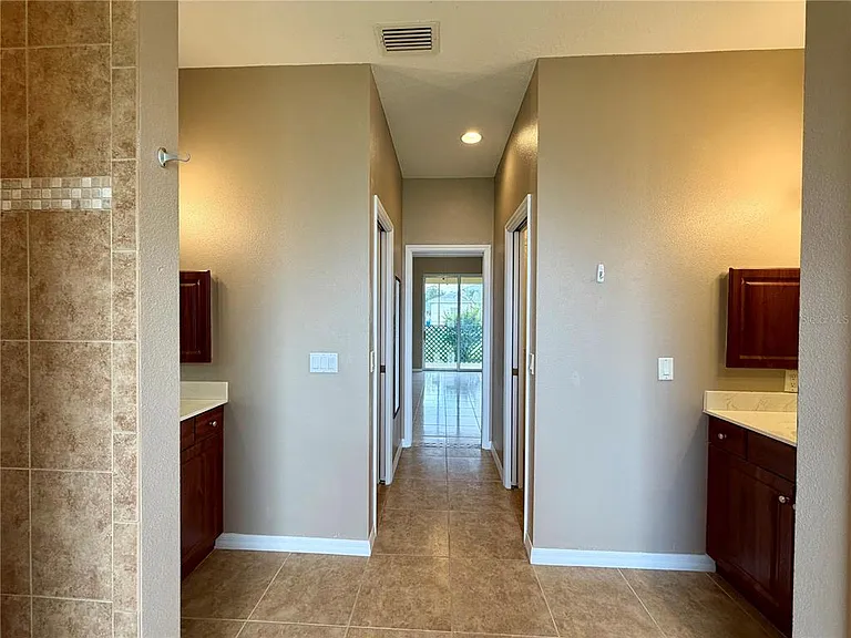 1204 S San Mateo Dr — Photo 14