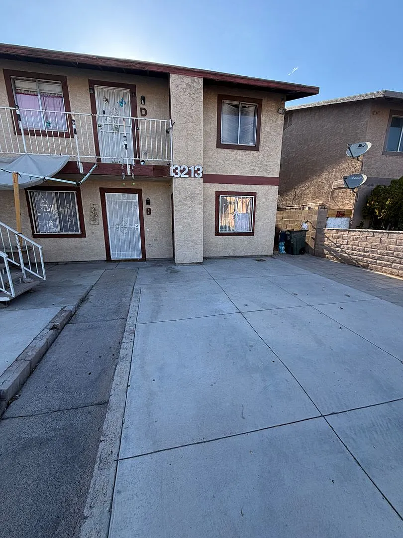 4p3213 — Photo 2