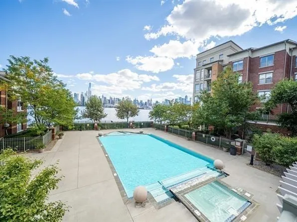 26 Avenue At Port Imperial image 36 of 38