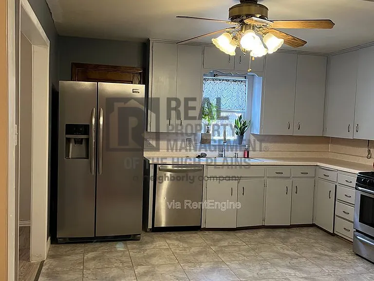 4301 Parker St — Photo 2