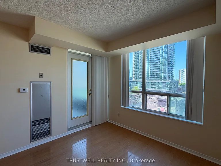 238 Doris Ave #902 — Photo 11