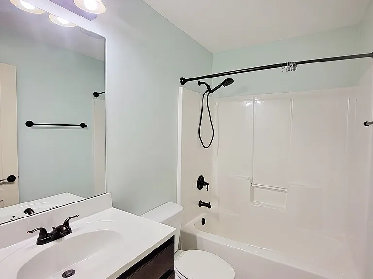 652 Grays Pointe Ct — Photo 20