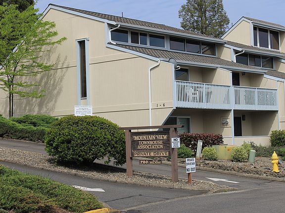 5 NW Mountain View Drive