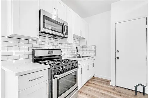 1843 S La Brea Ave #B Photo 1