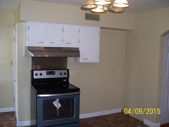 3rd image of 809 Woodland Ave