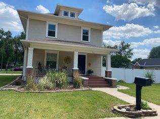 618 K St, Aurora, NE 68818