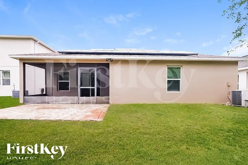 4 bed, 2.0 bath, 1983 sqft, $2,485 — Photo 2