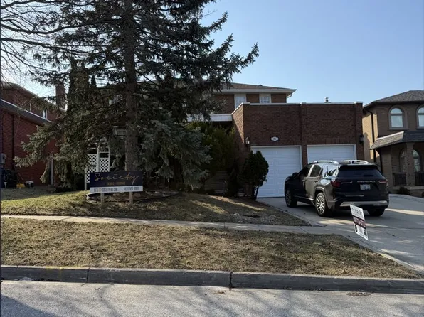 46 Ruscoe Cres, Toronto, ON M9P 1P3