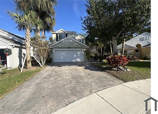 1st image of 124 Canterbury Pl