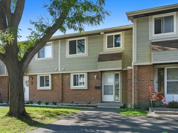 176 Barrow Cres, Ottawa, ON K2L 2J1