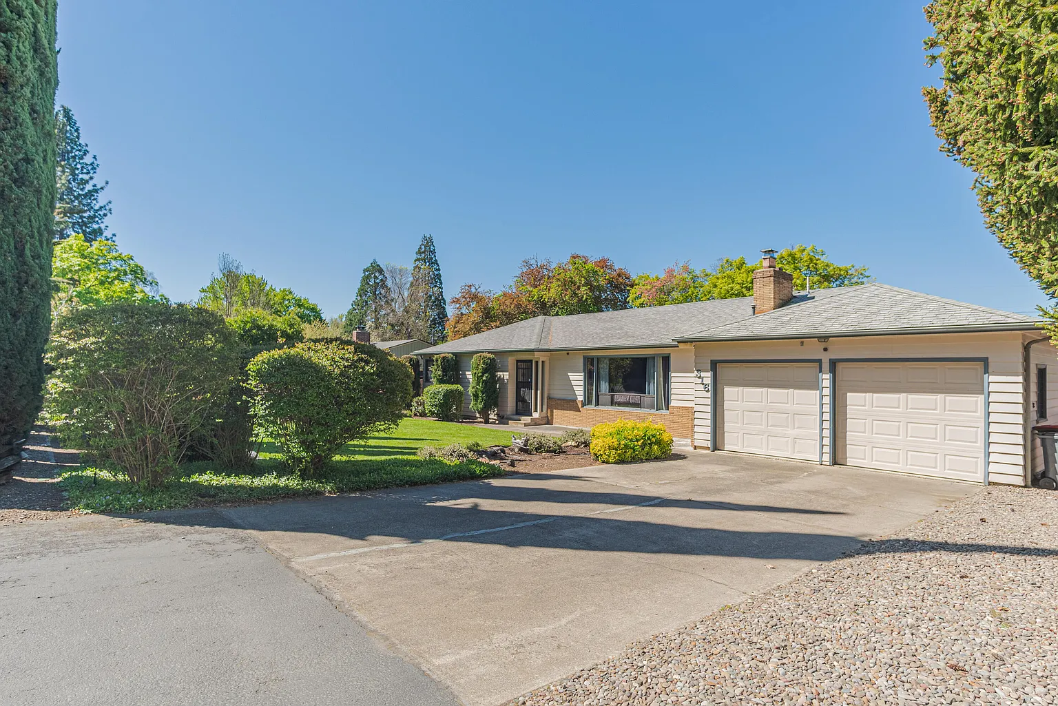 316 Ardmore Ave photo 1