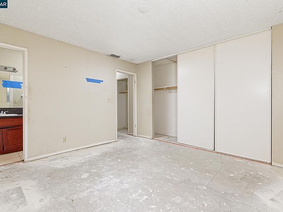 5th image of 2781 65th Ave