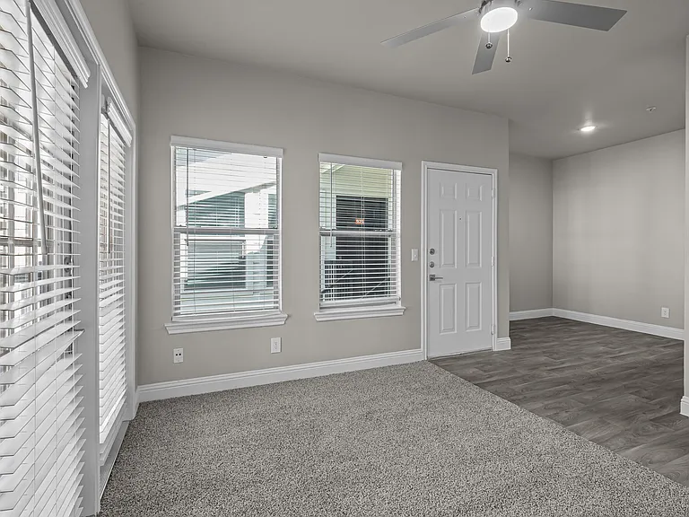 Larkin Apartment Homes — Photo 28