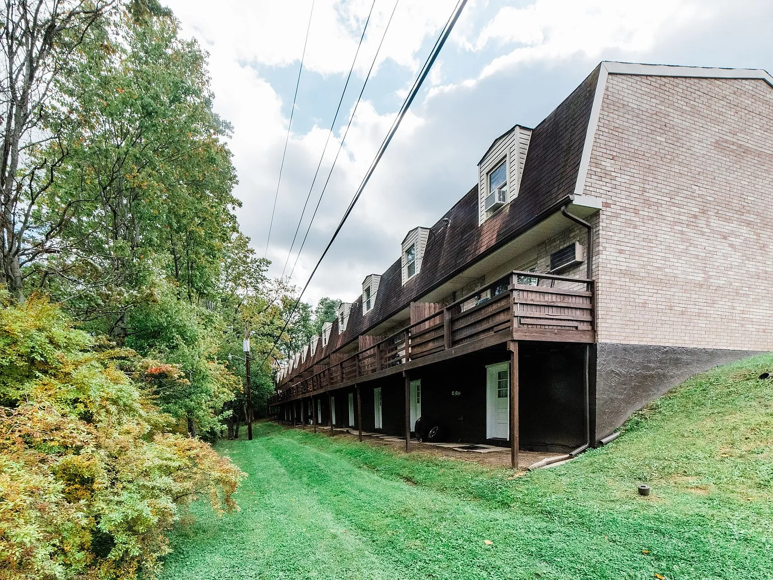 Starboard Villa Townhomes — Photo 4