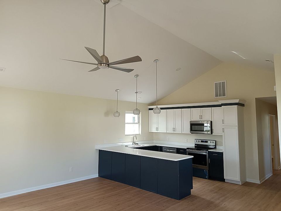 2nd image of 374 State St