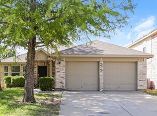 2847 Park Place Dr, Grand Prairie, TX 75052