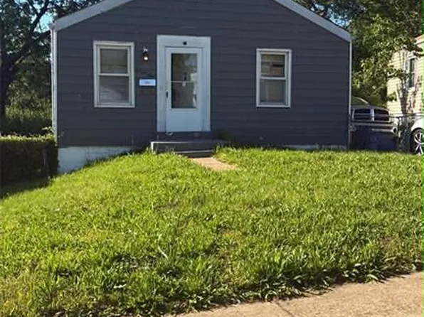882 Gustav Ave, Saint Louis, MO 63147