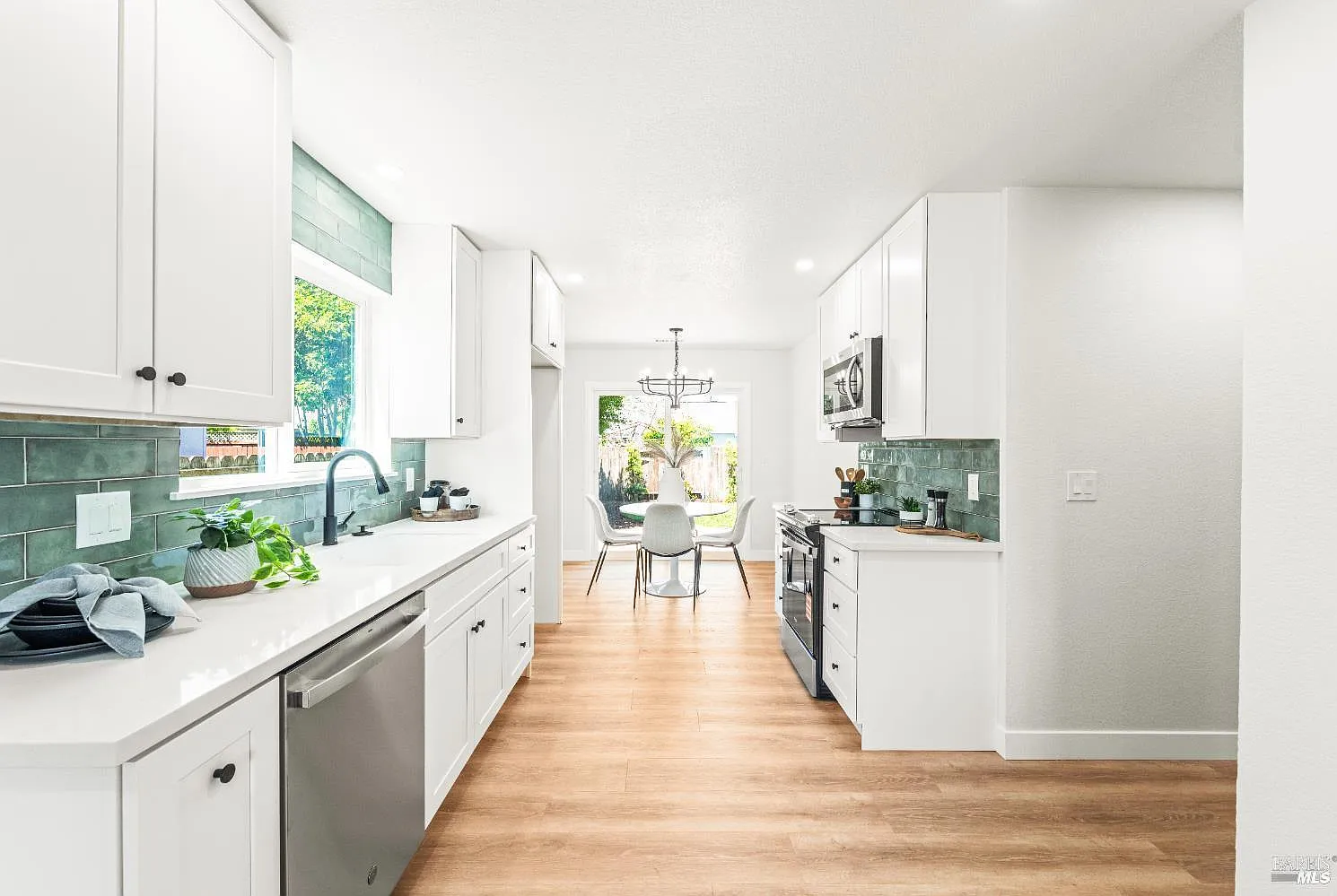 1521 Sarkesian Drive - Photo 11