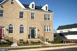 620 Kingfisher Ave — Photo 1