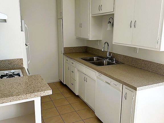 5th image of 3739 Dunn Dr APT 9