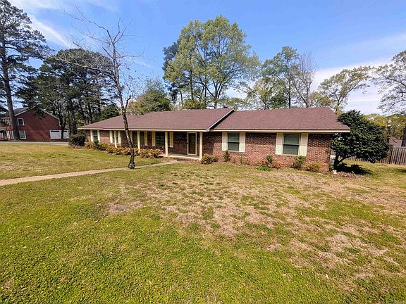 2nd image of 1098 Quapaw St