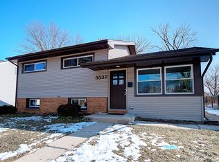 5537 Webster St, Downers Grove, IL 60516