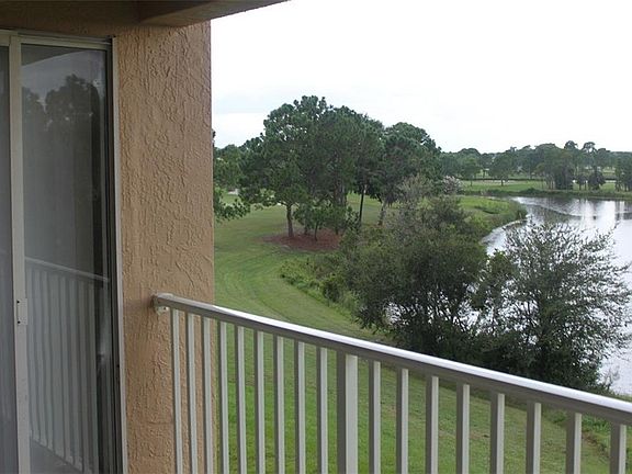 5th image of 13929 Fairway Island Dr APT 834