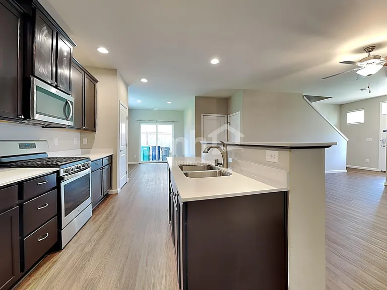 945 Riggs Dr E — Photo 3