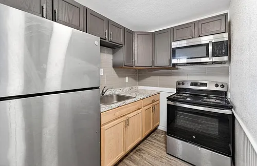1307 Center St Photo 1