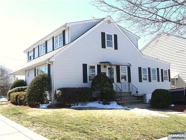 3 bed, 2.0 bath, $3,200 — Photo 1